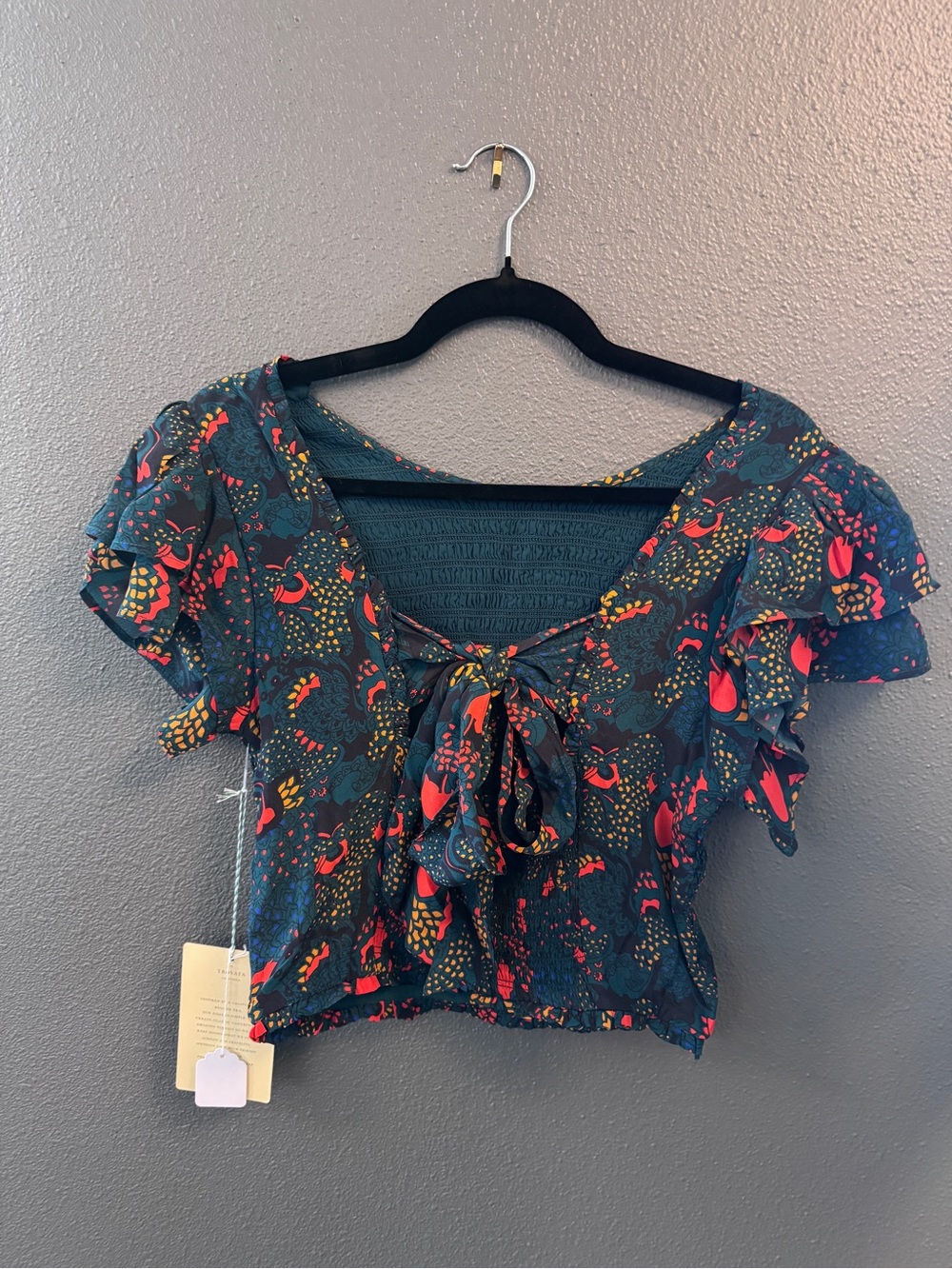 Trovata: Smocked Puff Sleeve Crop Top in Dark Teal with Coral Print - Picture 4 of 6
